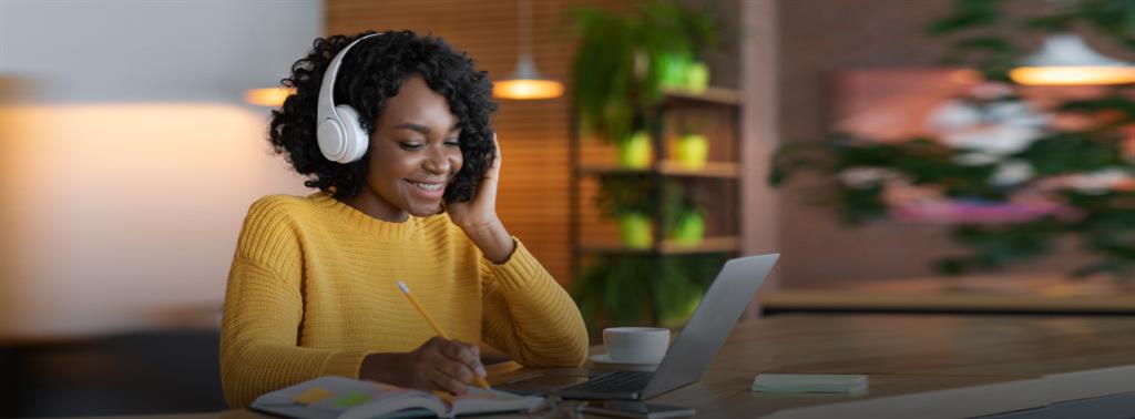 Two older adult couples , looking happy with a palm tree in the background